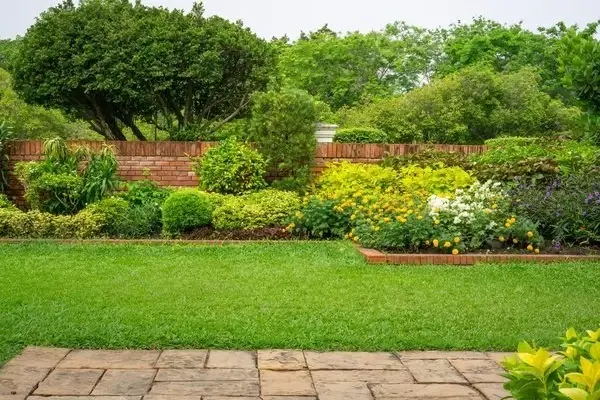 Professional landscaping contractor in East Hartford, CT Professional landscaping contractor in East Hartford, CT